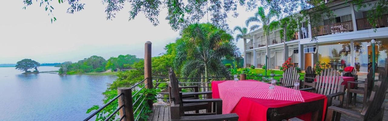 Lake Wind Hotel Tissamaharama Exterior photo