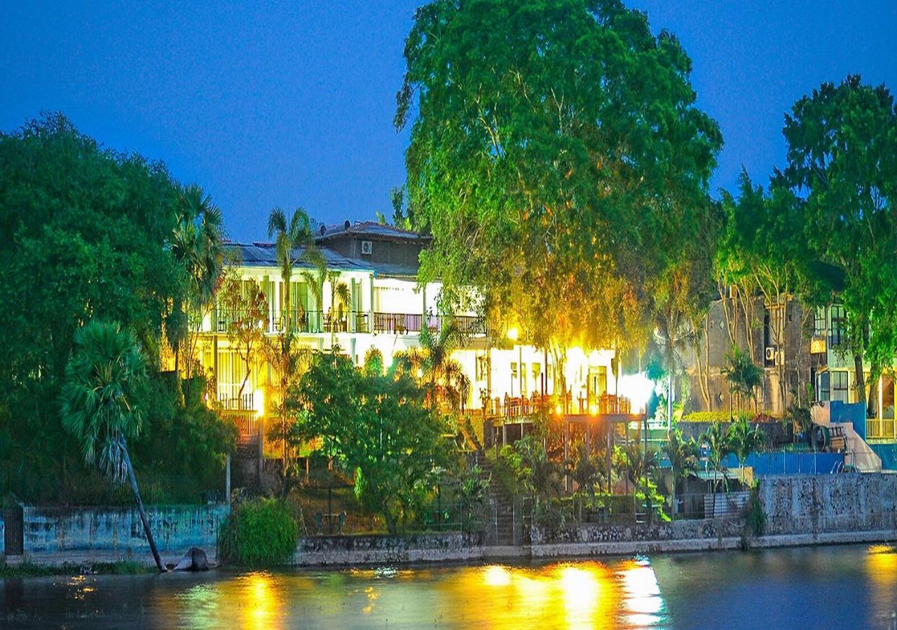 Lake Wind Hotel Tissamaharama Exterior photo
